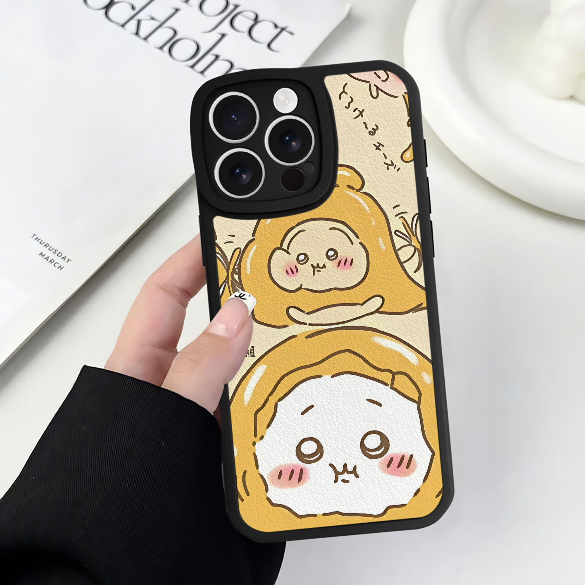 （画像用） ちいかわ Chii-kawa 【iPhone 16シリーズ対応】シリコンスマホケース（レザー調） 材質：シリコン